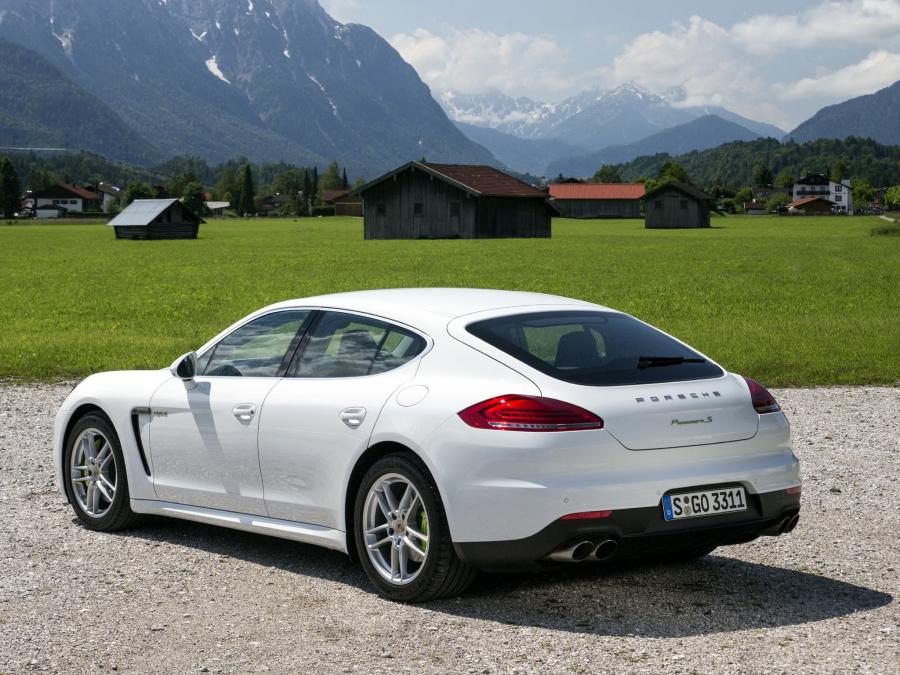  Porsche Panamera S E-Hybrid 2013 года  (фото 3 из 14)